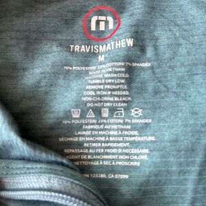 Travis Matthew 3/4 Zip size M (like new)